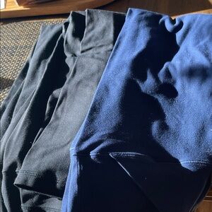 Aerie Black High-Rise Leggings three pairs
2 black one blue